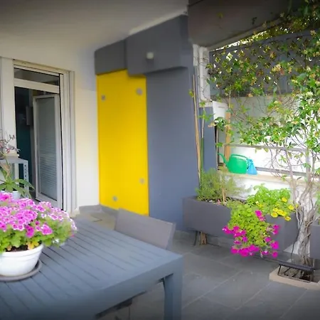 La Petite Terrasse アパート *